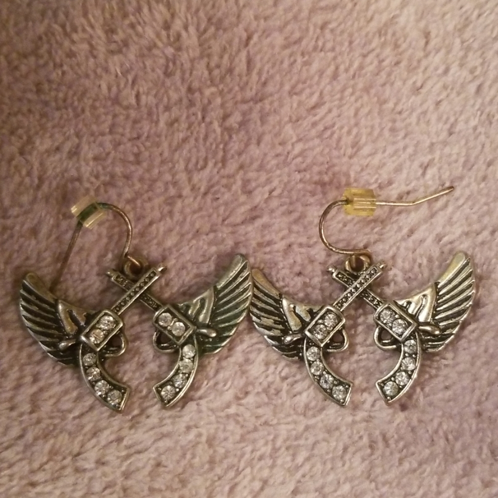 Western pistol with wings earrings